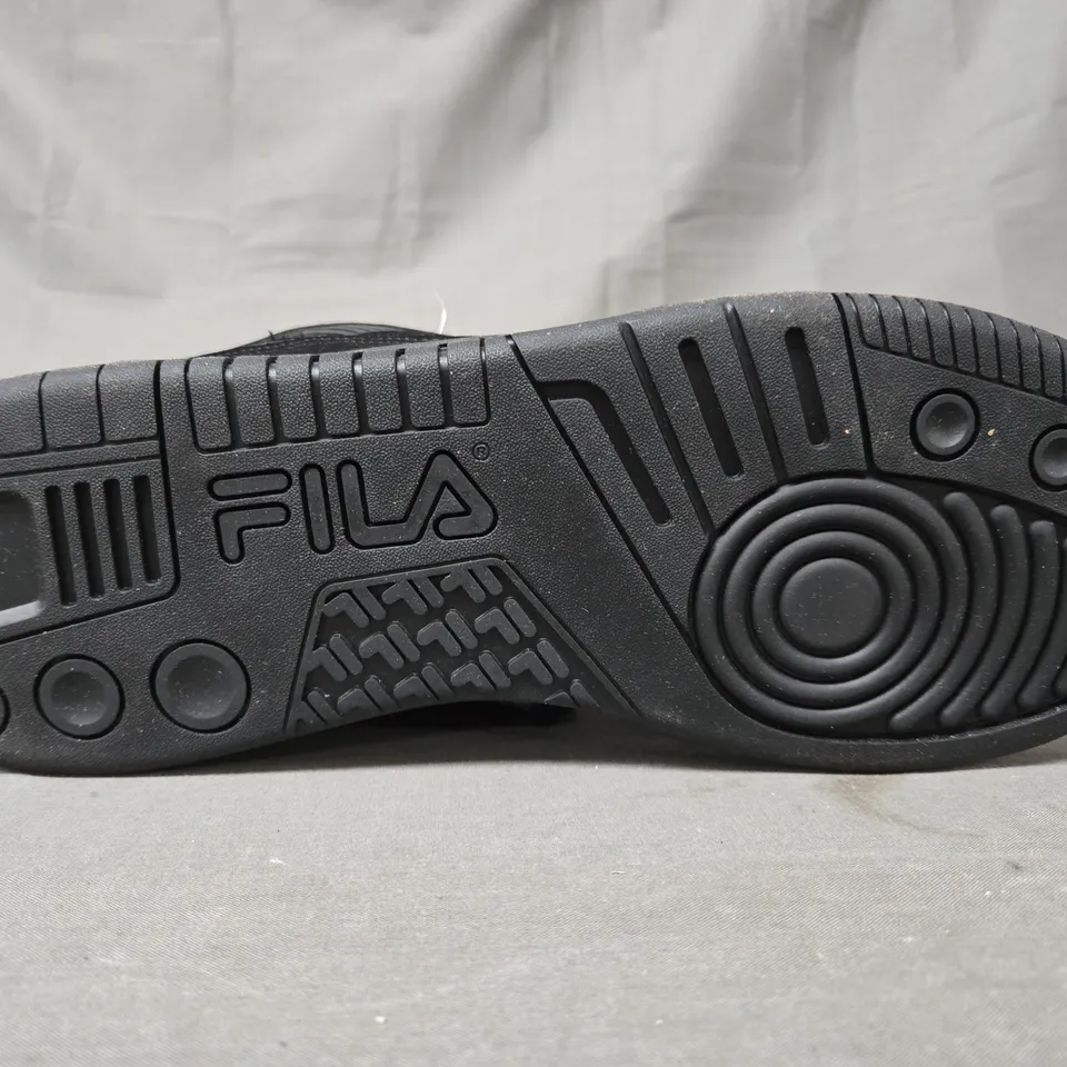 BOXED PAIR OF FILA SHOES IN BLACK UK SIZE 9