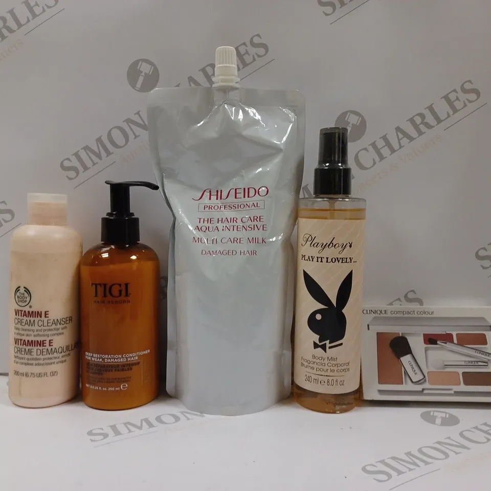 BOX OF APPROX 40 ASSORTED HEALTH & BEAUTY ITEMS TO INCLUDE - PLAYBOY BODY MIST - CLINIQUE COMPACT COLOUR - TIGI DEEP RESTORATION CONDITIONER ECT