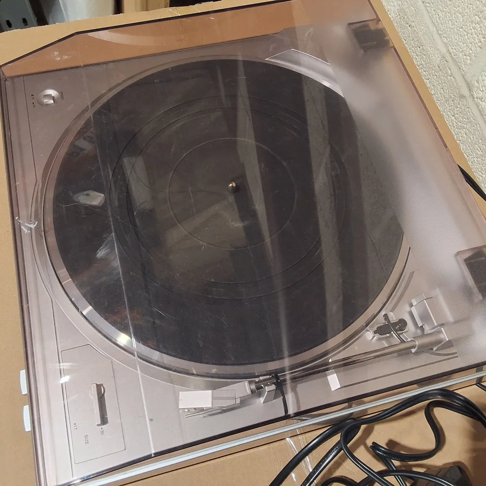 DENON FULLY AUTOMATIC TURNTABLE SYSTEM IN SILVER - DP29J