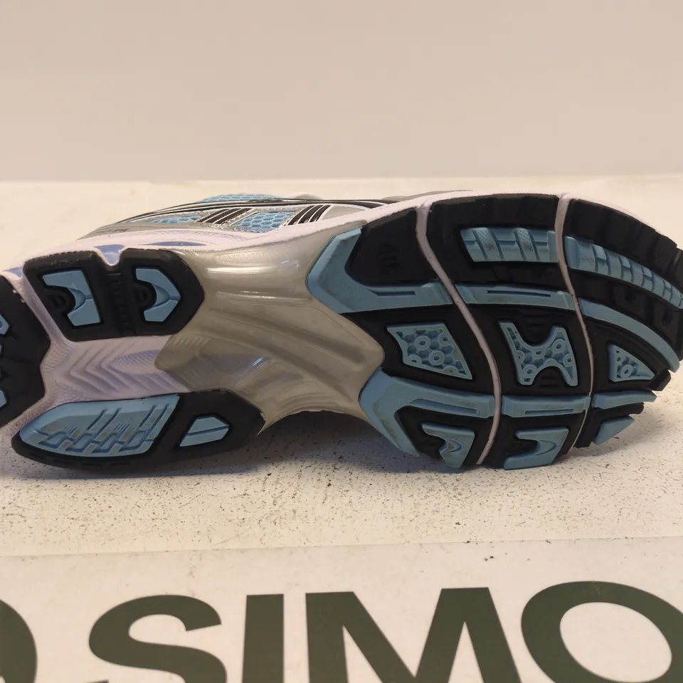ASICS RUNNING SHOES – UK SIZE 8.5