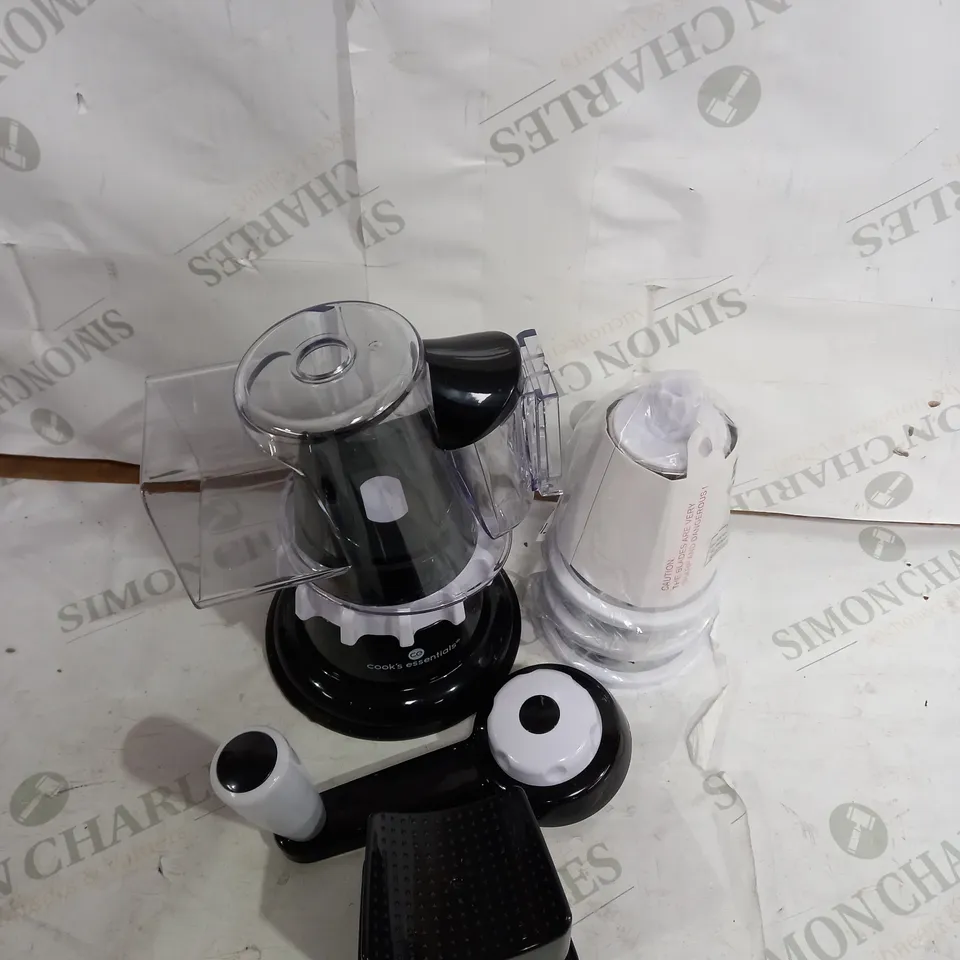 COOKS ESSENTIALS GRATRER AND SLICER