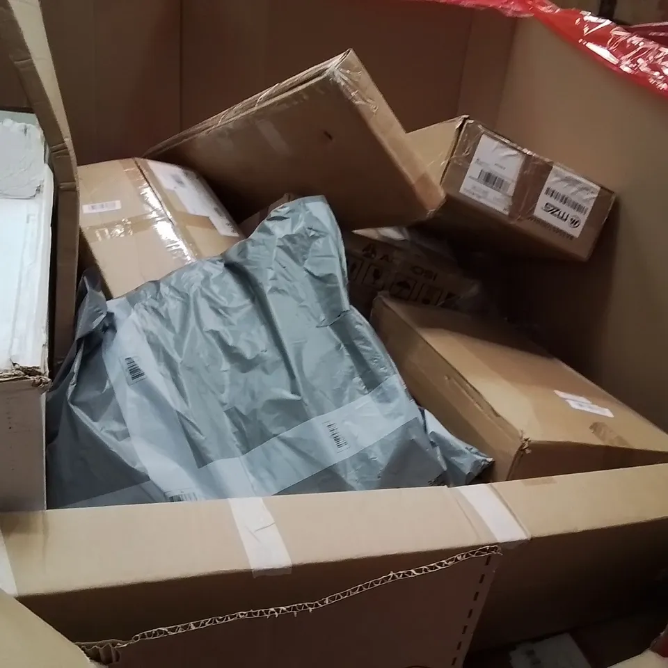 PALLET OF ASSORTED HOUSEHOLD GOODS AND PRODUCTS TO INCLUDE;SUITCASE,CARDS BOOK,MINI GREENHOUSE