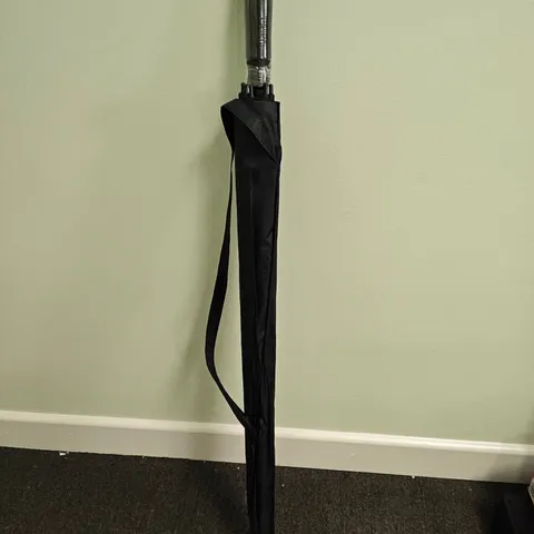 AUTO OPENING UMBRELLA IN BLACK