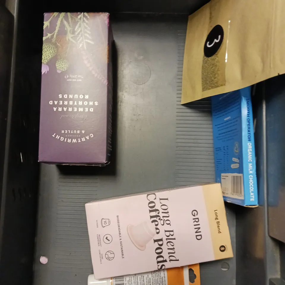 APPROXIMATELY 10 X ASSORTED FOOD/DRINK PRODUCTS TO INCLUDE CARNIVAL COFFEE, TEAPIGS, RASGULLA ETC - COLLECTION ONLY 