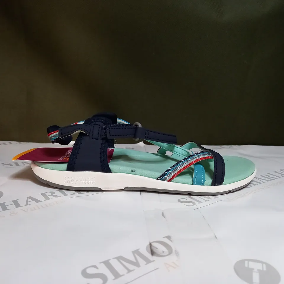 REGATTA LADY SANTA ROMA SANDALS SIZE 4