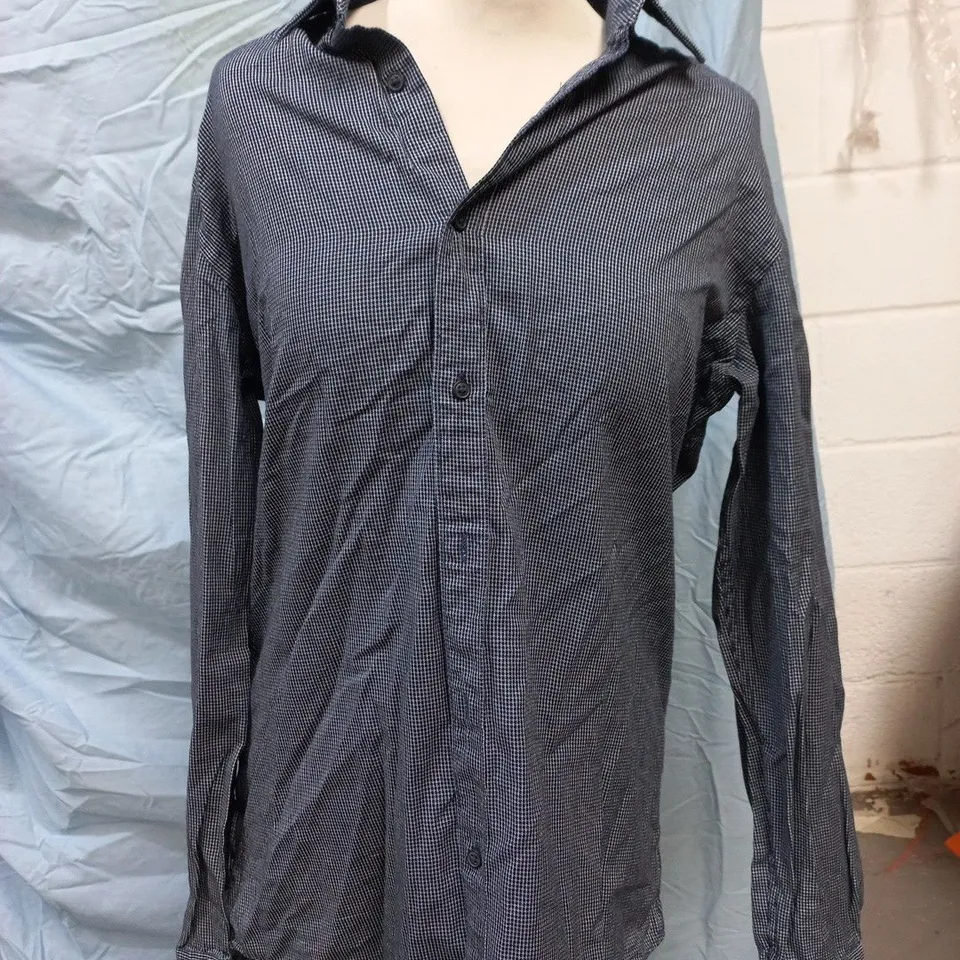 MASSIMO DUTTI LONG SLEEVE BUTTON-UP SHIRT IN NAVY/WHITE SIZE MEDIUM