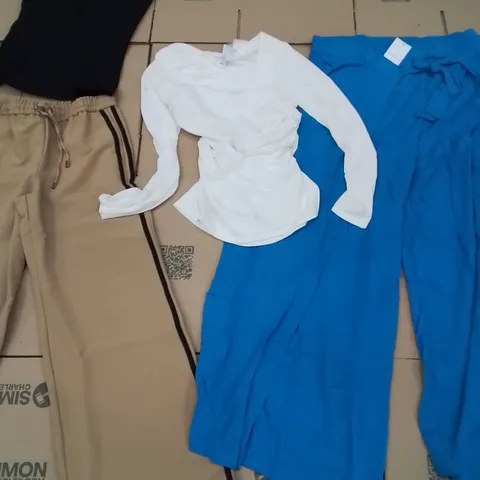 PALLET OF BRAND NEW WOMENS QUALITY DESIGNER CLOTHES APPROXIMATELY 110 TO INCLUDE; JD WILLIAMS PANTS, TOPS, VEST TOPS TROUSERS ETC