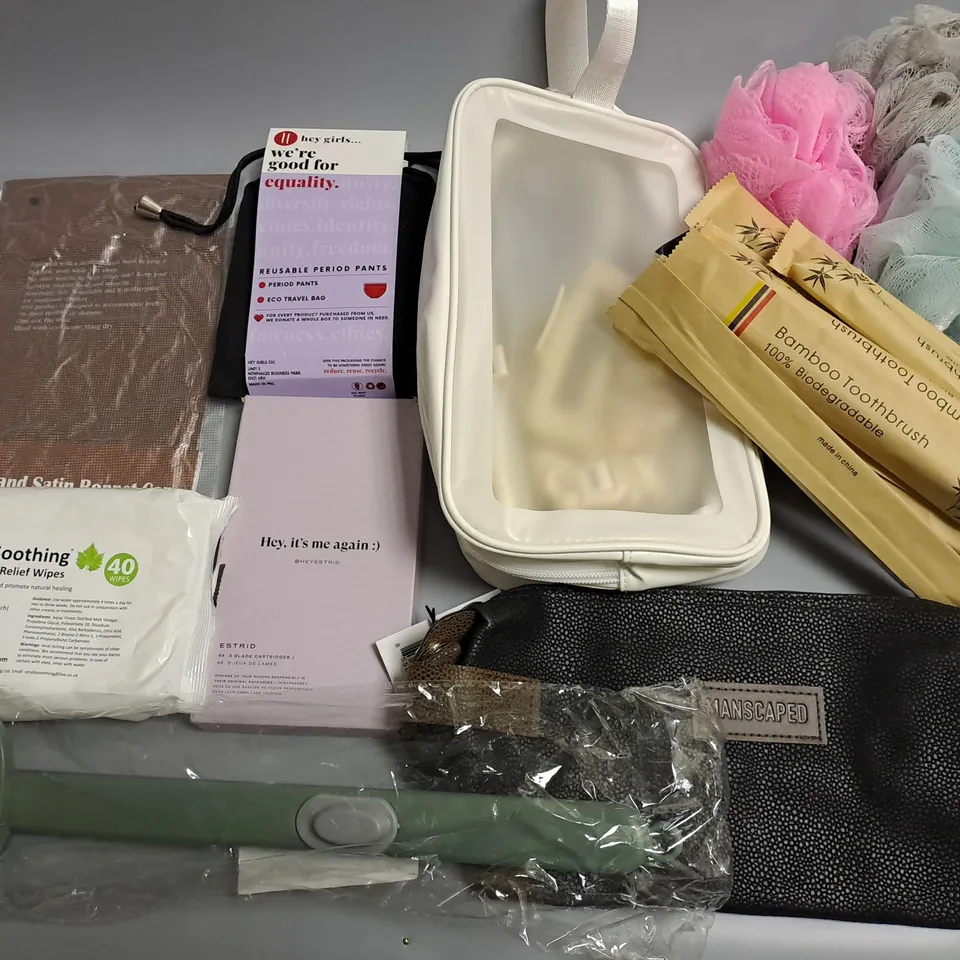LOT OF ASSORTED HEALTH AND BEAUTY ITEMS TO INCLUDE BAMBOO TOOTHBRUSHES, TOILETRIES AND ESTRID BLADES