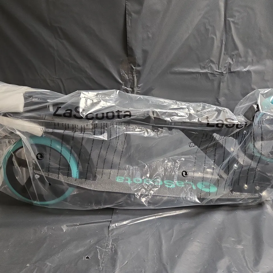 BOXED LASCOOTA SCOOTER IN BLACK/BLUE - COLLECTION ONLY