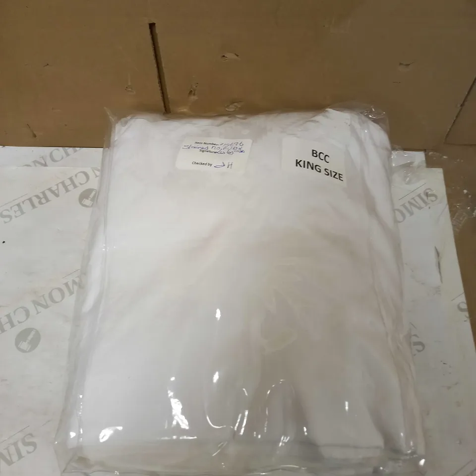 KELLY HOPPEN JAQUARD STAR DUVET SET - KING