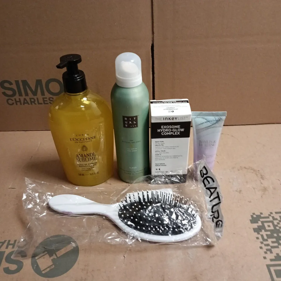 APPROXIMATEY 20 ASSORTED HEALTH AND BEAUTY PRODUCTS TO INCLUDE - RITUALS SHOWER GEL - BAYLIS & HARDING HAND CREAM AND THE INKEY LIST HYDRO-GLOW COMPLEX