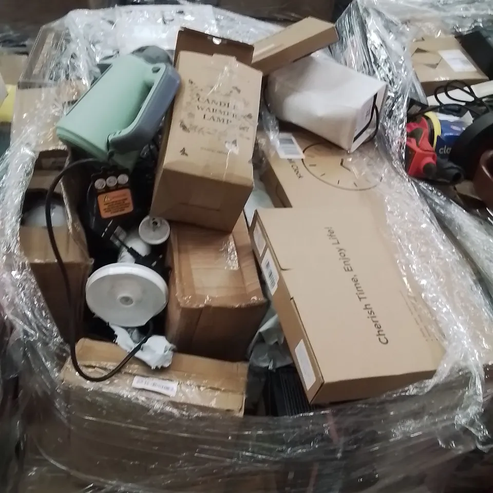 PALLET CONTAINING A LARGE QUANTITY OF ELECTRICAL PRODUCTS TO INCLUDE;HEDGE TRIMMER,HAIR CURLER,SLOW JUICER