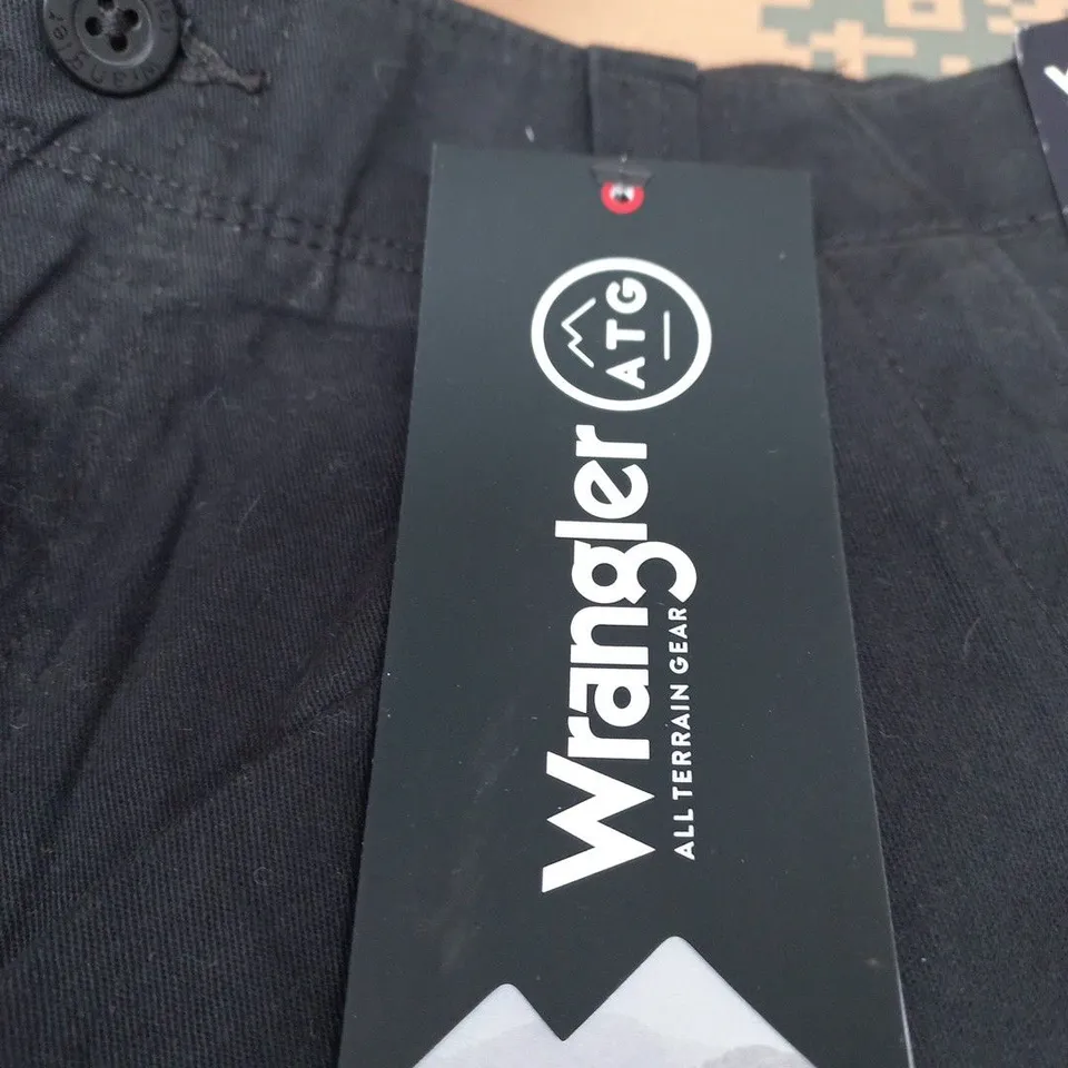 WRANGLER ATG ALL TERRAIN GEAR MEN'S TROUSERS – UK 34 X 32