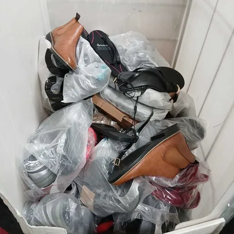LARGE QUANTITY OF ASSORTED FOOTWEAR