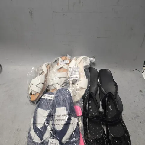 APPROXIMATELY 15 ASSORTED PAIRS OF SHOES AND FOOTWEAR ITEMS IN VARIOUS STYLES AND SIZES TO INCLUDE NEXT, ARCHIE, FASHION, ETC