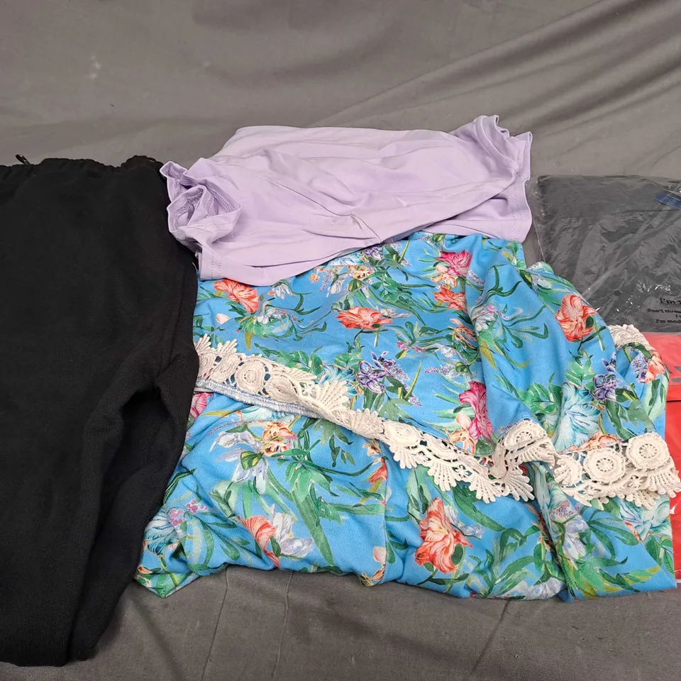APPROXIMATELY 15 ASSORTED CHILDRENS CLOTHING PRODUCTS RANGING FROM AGES 11-16YRS