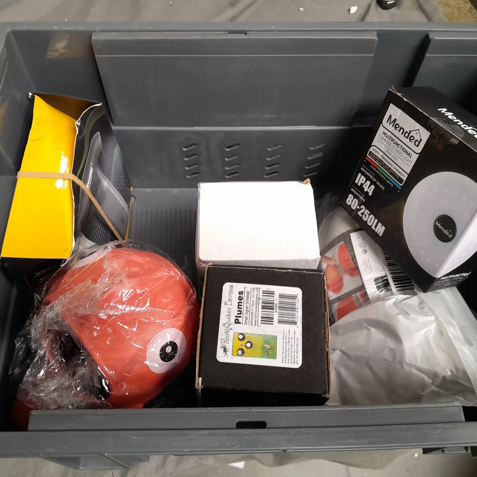 11 ASSORTED HOUSEHOLD ITEMS TO INCLUDE PORTABLE MINI PRINTER, DOULTON ULTRA STERASYL GRAVITY WATER FILTER ELEMENT, STRING LIGHTS (8M), ETC. 