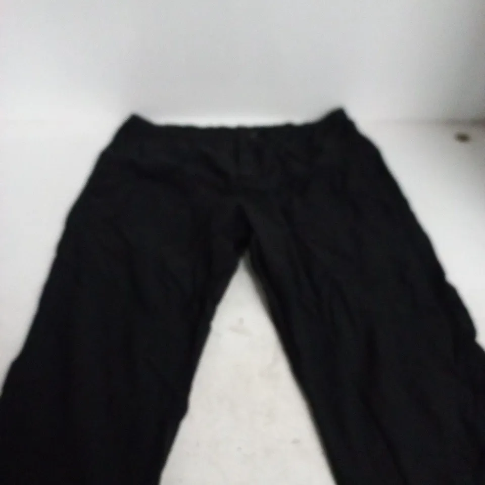 NAPAPIJRI BLACK TROUSERS – UK (3XL) (MEN'S)