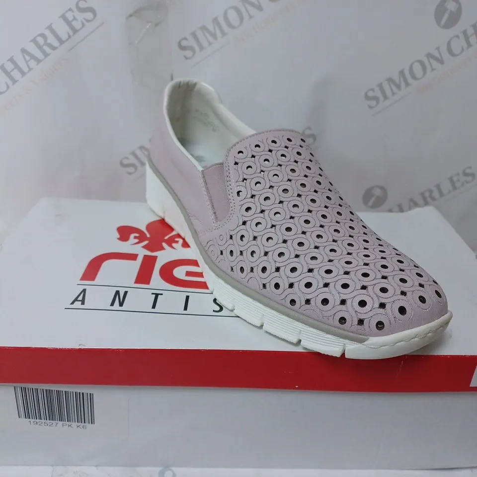 BOXED PAIR OF RIEKER SLIP-ON SHOES IN LILAC EU SIZE 6