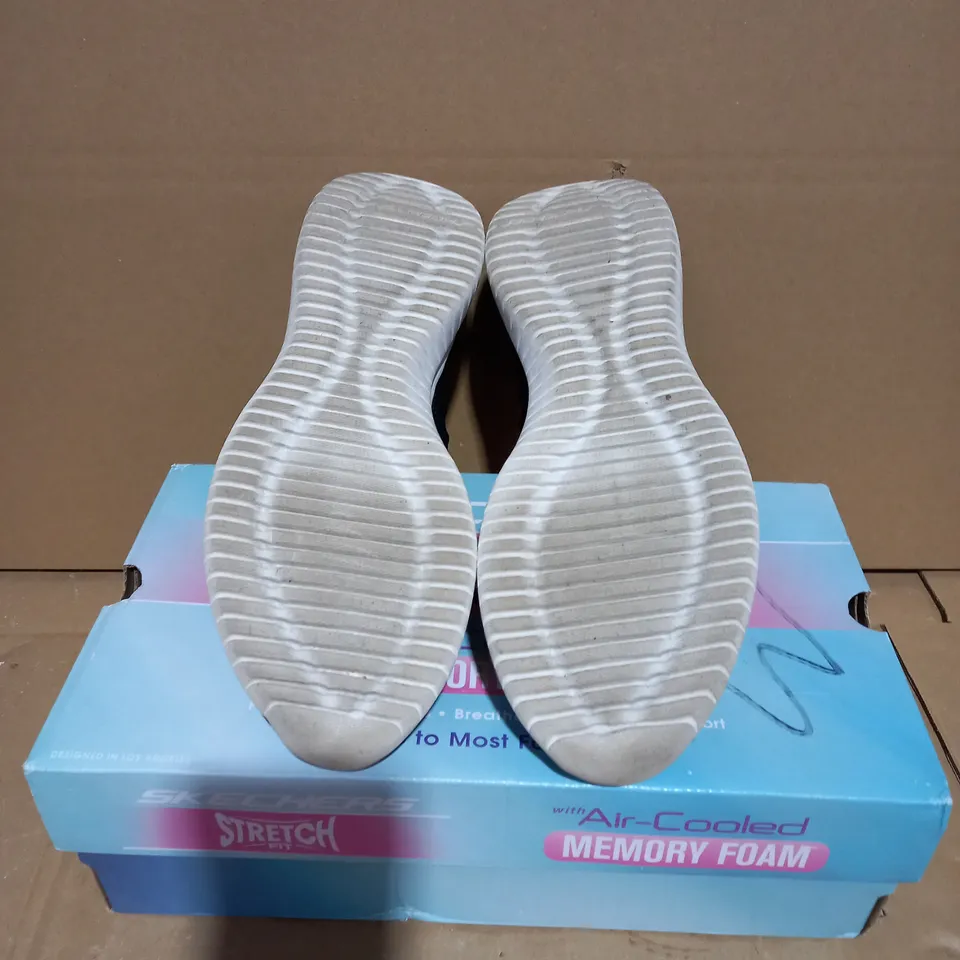 SKECHERS STRETCH FIT MEMORY FOAM BLACK/PINK TRAINERS - SIZE 4