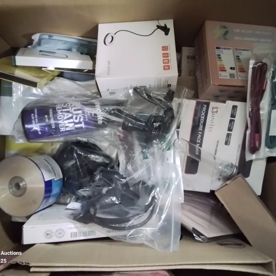 BOX CONTAINING LARGE AMOUNT OF BOXED ELECTRICAL ITEMS TO INCLUDE: HEADPHONES, SONY FM RADIO, PHONE SCREEN PROTECTORS, VARIOUS LIGHT BULBS AND LOTS MORE.