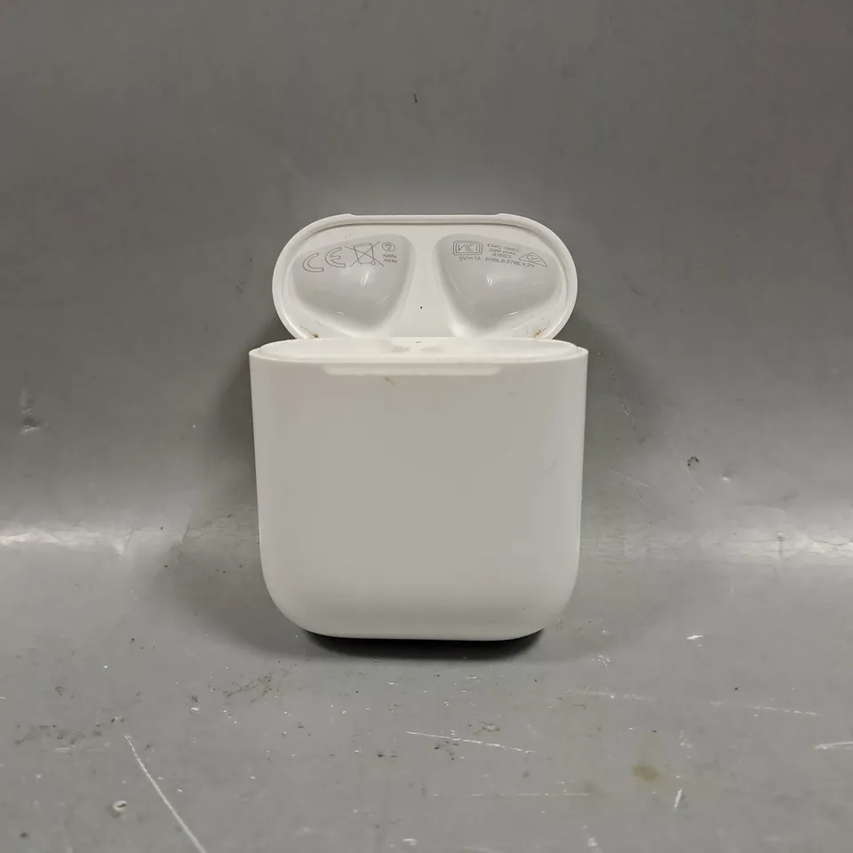 APPLE AIRPOD CHARGING CASE - A1602