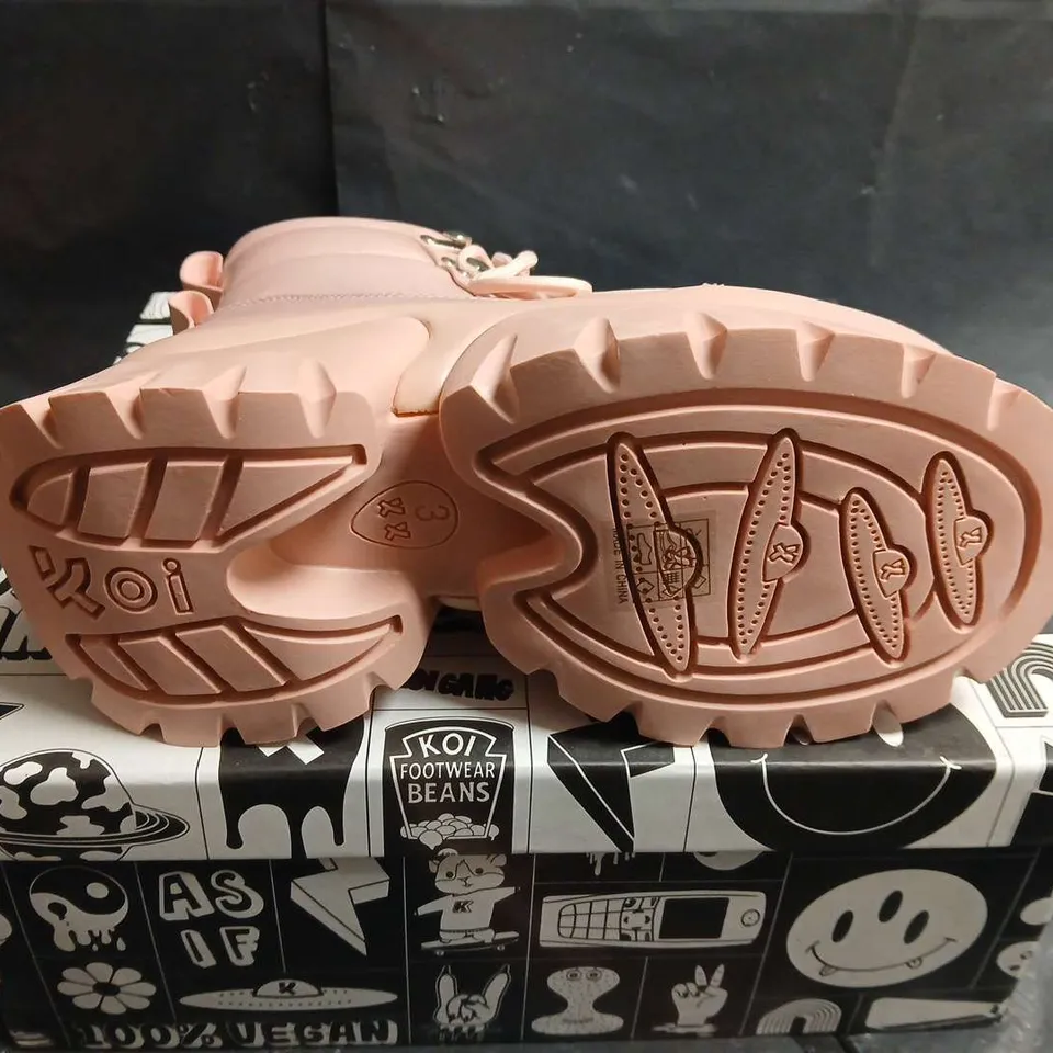 BOXED PAIR OF KOI GOOEY BUBBLEGUM PLATFORM BOOTS – UK SIZE 3