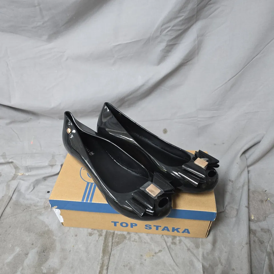 TOP STAKA WOMEN'S BLACK PATENT BOW BALLET FLATS SIZE 40