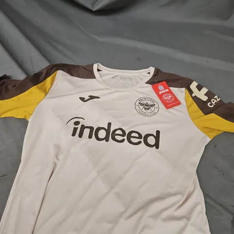 BRENTFORD FC FOOTBALL JERSEY BY JOMA – WHITE WITH BROWN & YELLOW SLEEVES, SIZE L (MEN)