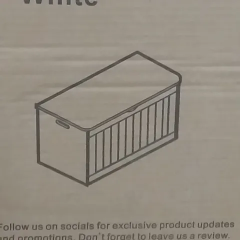 BOXED SHAKER BLANKET BOX IN WHITE