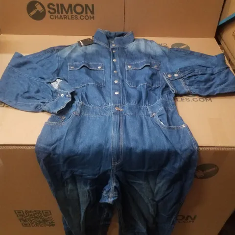 BOX CONTAINING APPROXIMATELY 6 BRAND NEW SIMPLY BE DENIM MID WASH JUMPSUITS - SIZE 16