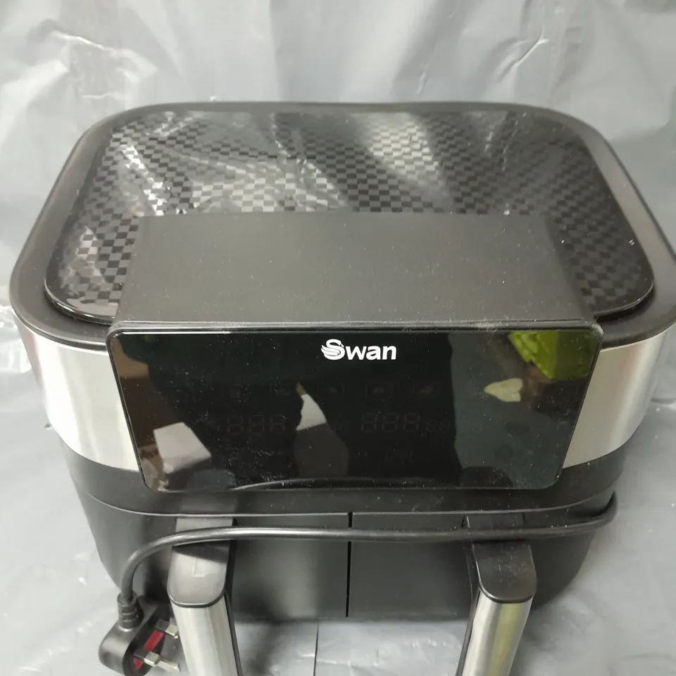 BOXED SWAN 7.6L DUAL AIR FRYER  RRP £85.99