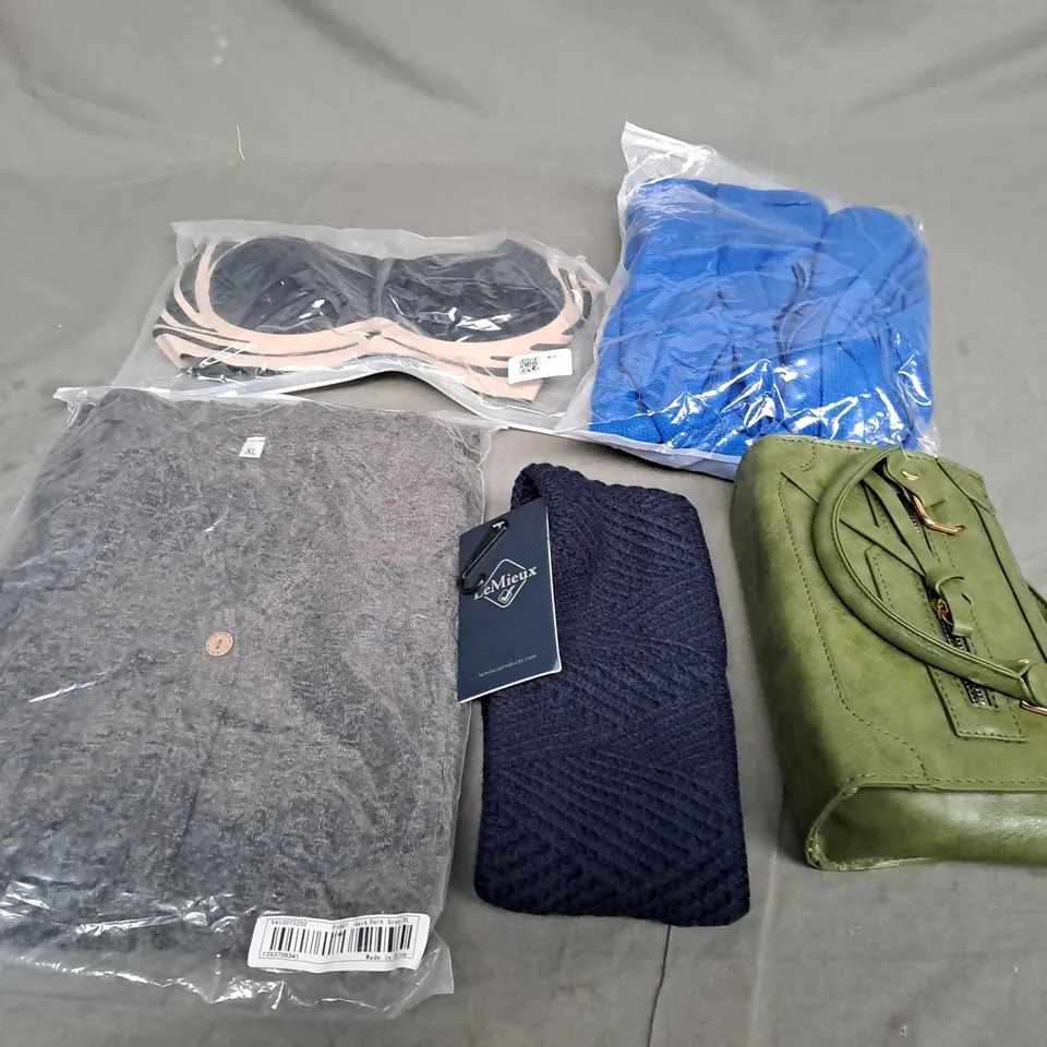 APPROXIMATELY 25 ASSORTED CLOTHING ITEMS IN VARIOUS SIZES TO INCLUDE - BAG , NECK WARMER , BRA ETC