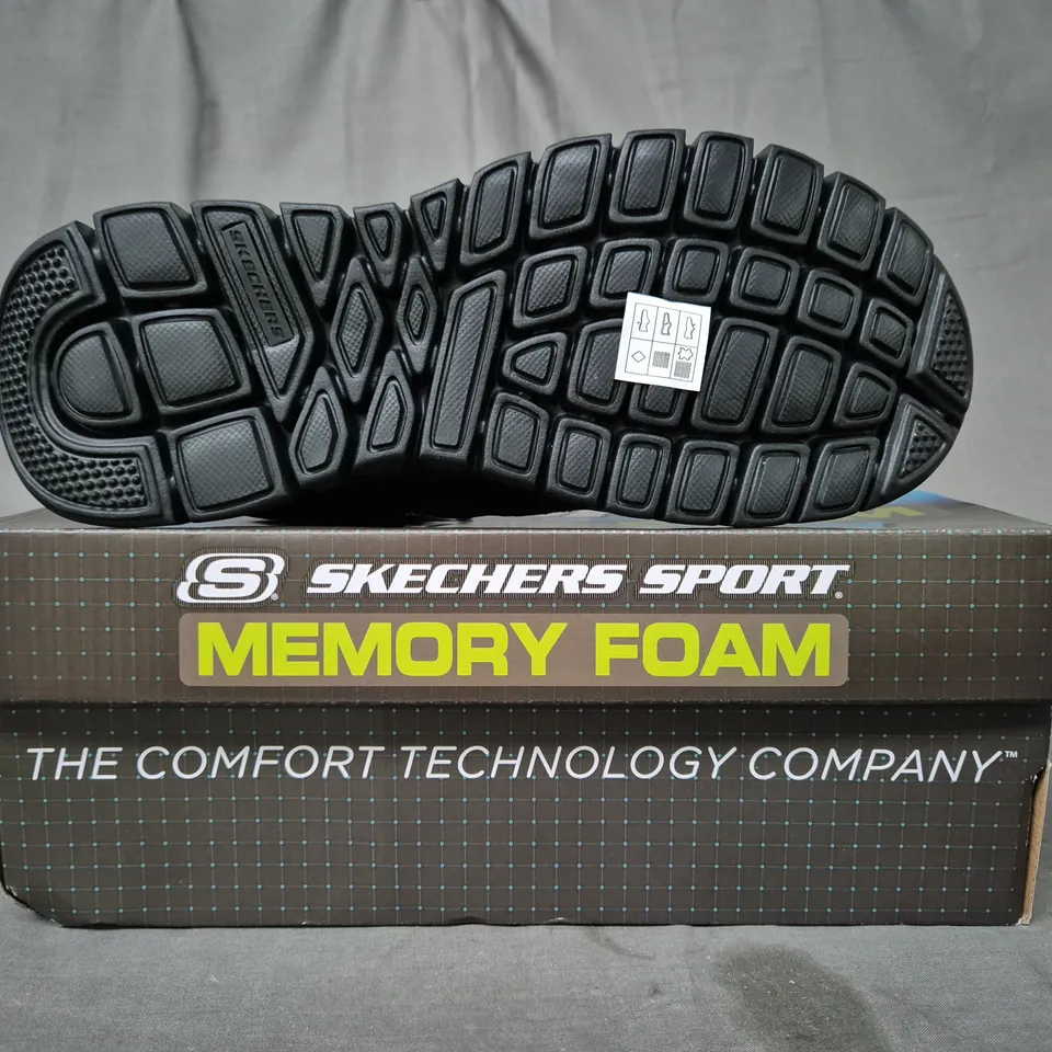 BOXED PAIR OF SKECHERS SHOE SIN BLACK UK SIZE 9