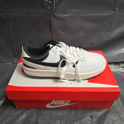 NIKE GAMMA FORCE WMNS SNEAKERS WHITE/BLACK – BOXED UK 6