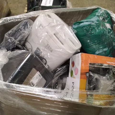 PALLET OF APPROXIMATELY 19 UNPROCESSED RAW RETURN HOUSEHOLD AND ELECTRICAL GOODS TO INCLUDE;