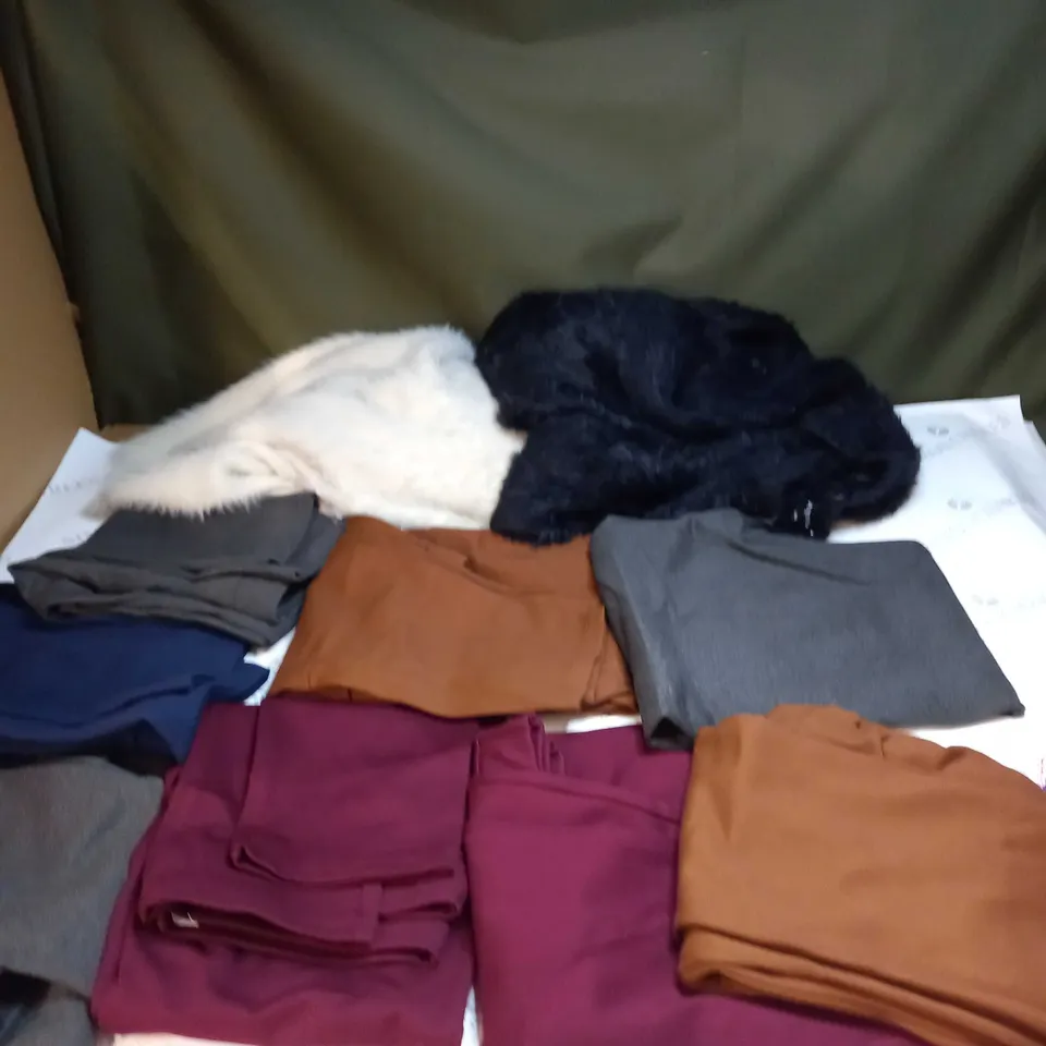 BAG OF APPROX 10 ASSORTED CLOTHING ITEMS TO INCLUDE - MAISON DE NIMES 