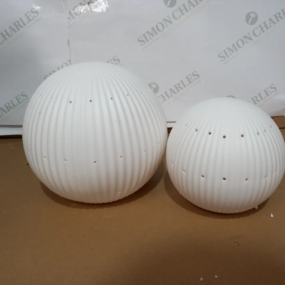 K BY KELLY HOPPEN CERAMIC LIGHT UP ORNAMENT