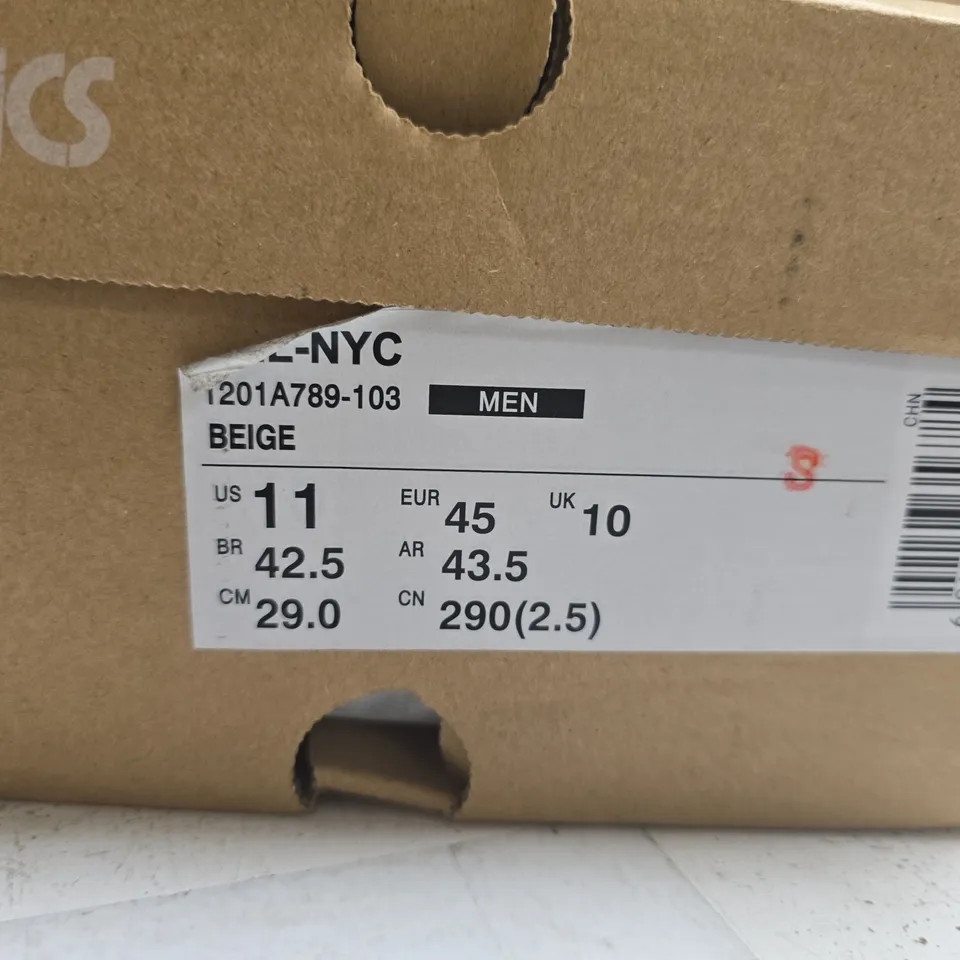BOXED PAIR OF ASICS RUNNING SHOES – BEIGE/GREY, MEN'S UK 10