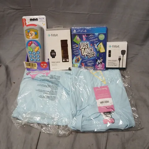 APPROCXIMATELY 35 ASSORTED ITEMS TO INCLUDE LOVE ISLAND T-SHIRTS, FITBIT ACCESSORIES, FISHER PRICE GERMAN PUPPYS REMOTE, ETC - COLLECTION ONLY