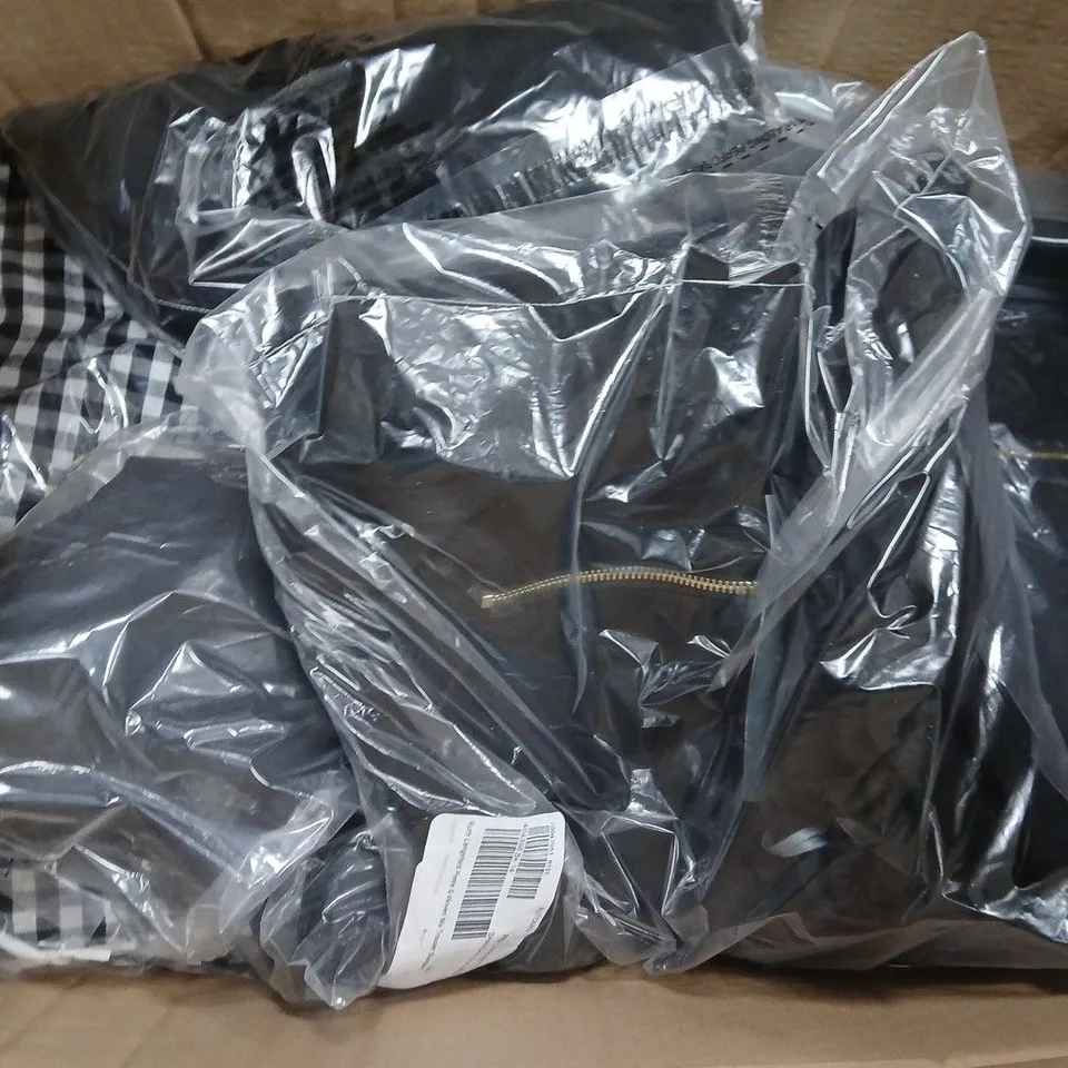 APPROXIMATELY 15 ASSORTED BAGGED CLOTHING ITEMS IN VARIOUS SIZES, COLOURS & STYLES TO INCLUDE GREAT PLAINS, DANNI MINOGUE, RUTH LANGSFORD, ETC
