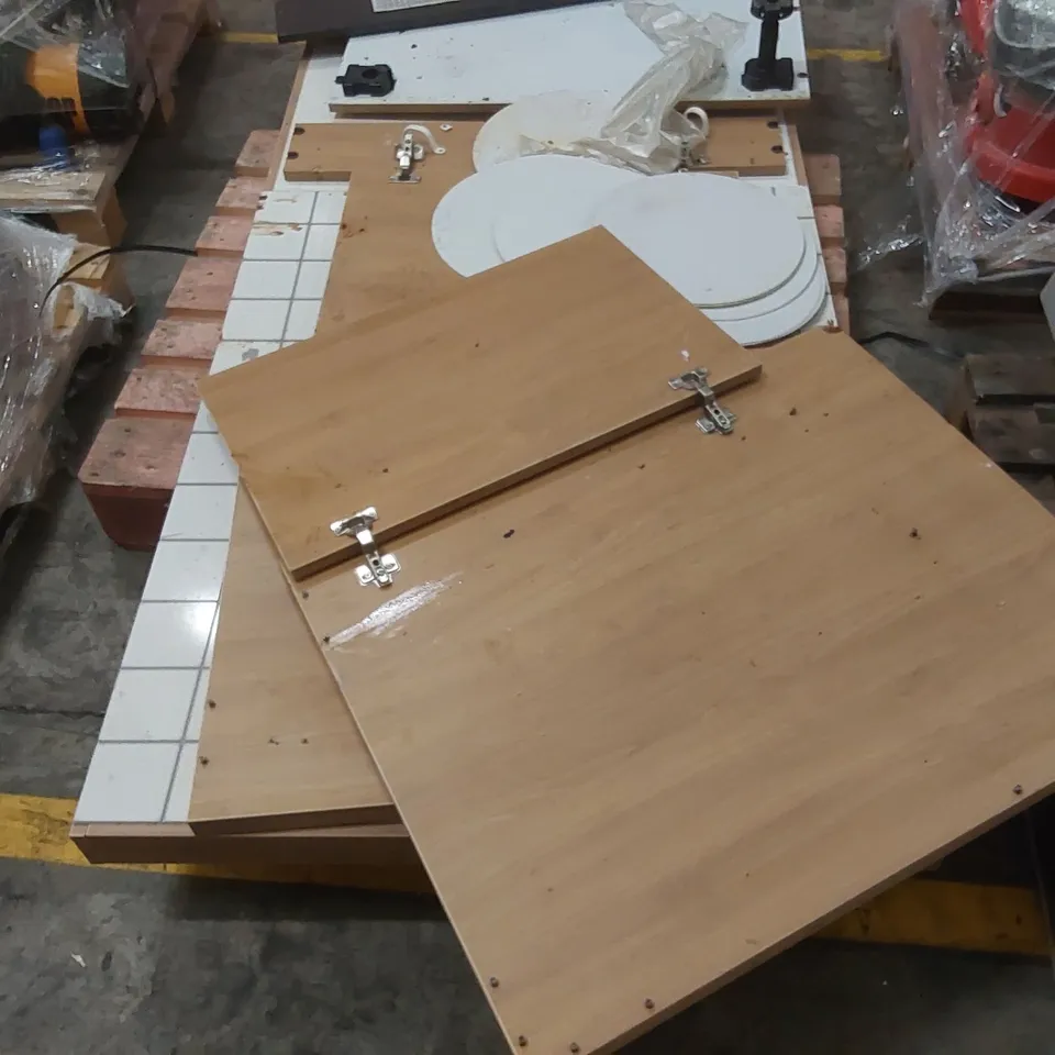 PALLET CONTAINING ASSORTED KITCHEN/CATERING FITTINGS