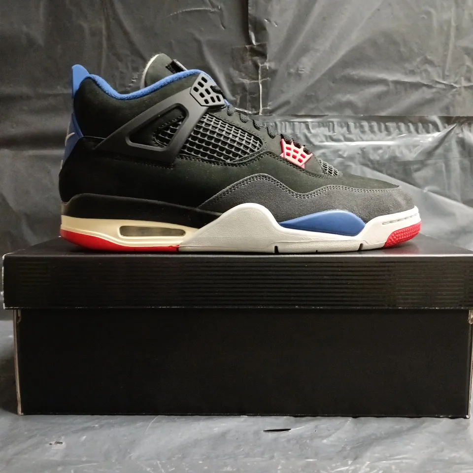 BOXED PAIR OF AIR JORDAN 4 RETRO TRAINERS IN BLACK/RED/BLUE SIZE UK 11