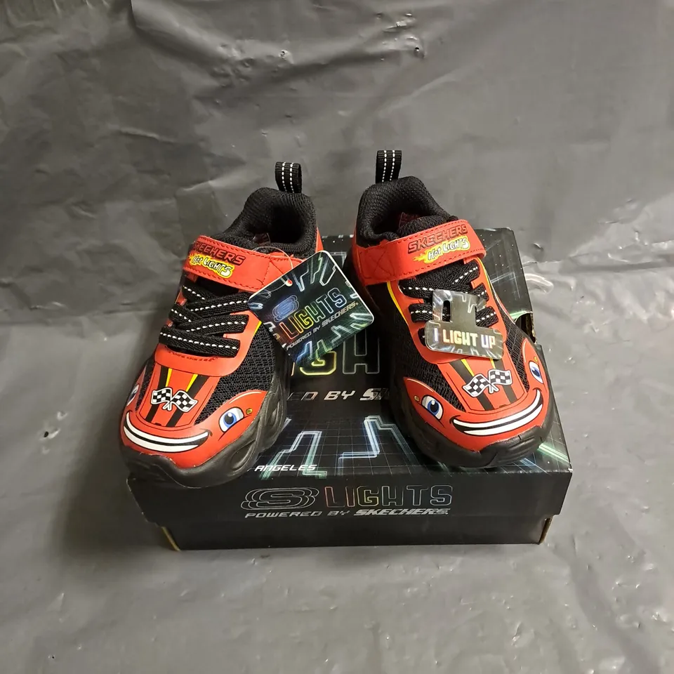 BOXED PAIR OF SKECHERS KIDS LIGHT UP WHEEL BUDDIES SHOES IN RED/BLACK SIZE UK 6