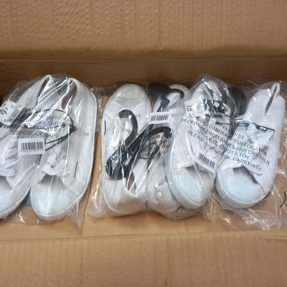 LOT OF APPROXIMATELY 24 PAIRS OF GEORGE WHITE BASIC LACE UP PUMP  - ALL SIZE 4