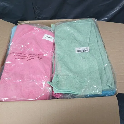 APPROXIMATELY 200 FIBRE CLOTHS IN VARIOUS COLOURS 