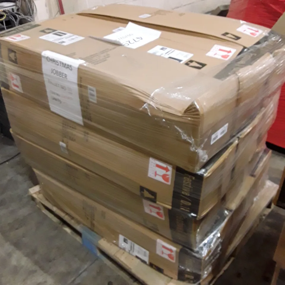 PALLET OF APPROXIMATELY 12 BOXED BRAND NEW 114CM GOLD TIPS TREES