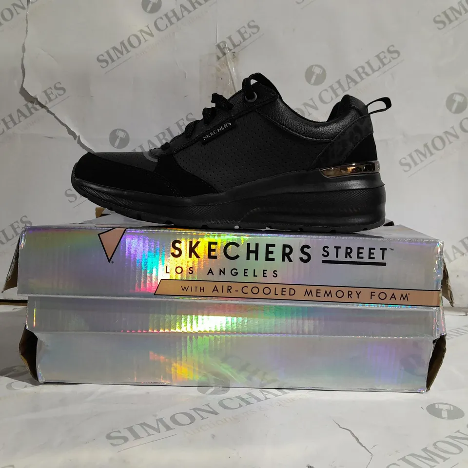 BOXED SKECHERS BILLION TRAINERS, BLACK - SIZE 4