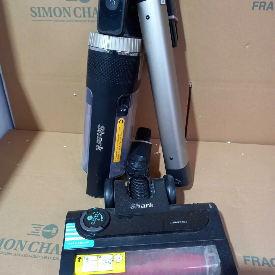 SHARK CORDLESS STICK VACUUM CLEANER PET PRO MODEL