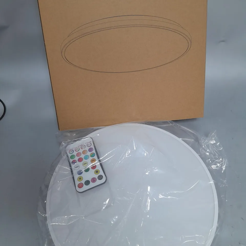 BOXED CEILING LAMP WHITE WITH REMOTE